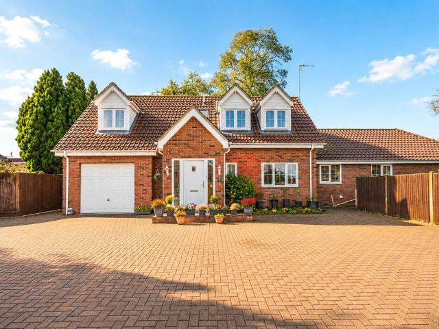 House for sale in Chipping Hill, Essex