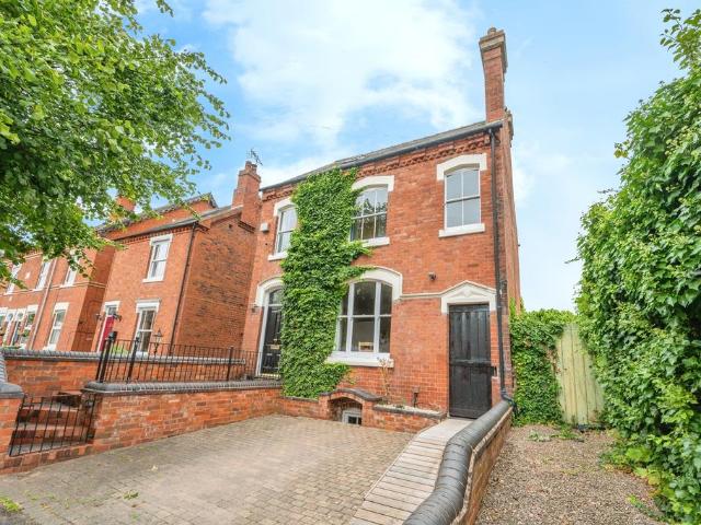House for sale in Foxholes, Rushock