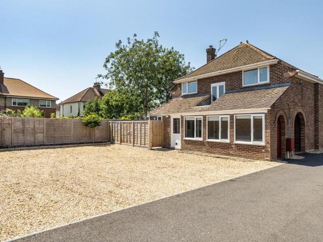 House for sale in Barton Stacey, Hampshire