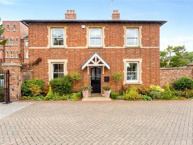 House for sale in Ewens Farm, Golden Valley