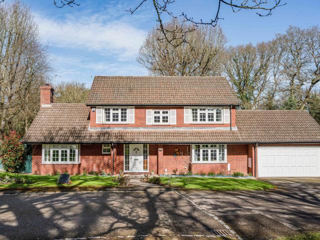 House for sale in Holywell, Studham