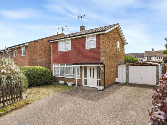 House for sale in Stone, Monks Orchard
