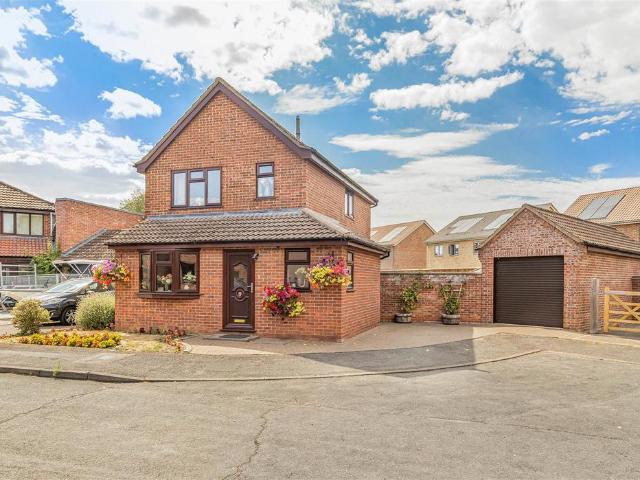 House for sale in Studlands Park, Chedburgh