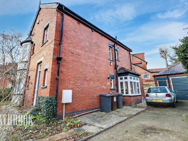 House for sale in Broomhill, South Yorkshire