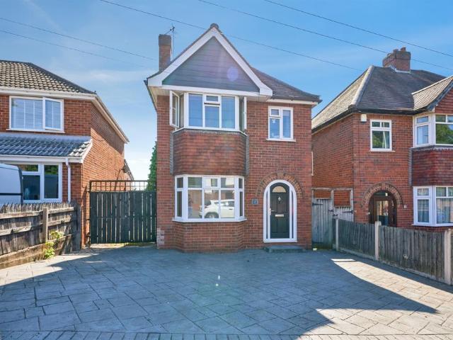 House for sale in Coseley, West Midlands