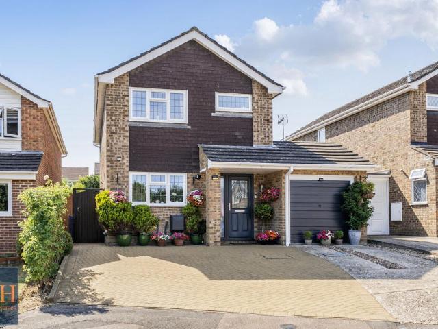 House for sale in Hart, Hampshire