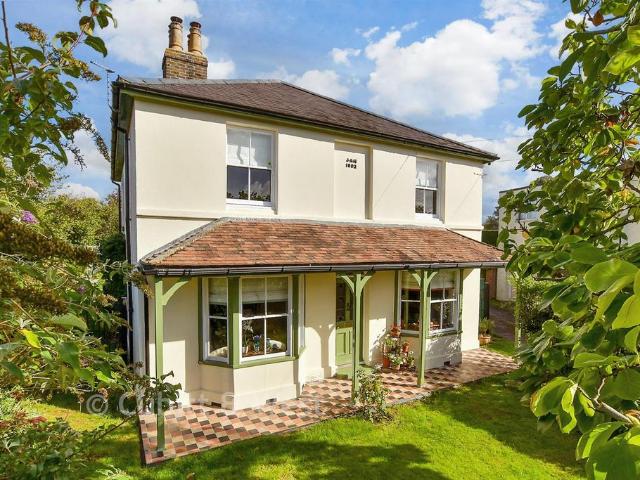 House for sale in Fontwell, Arun