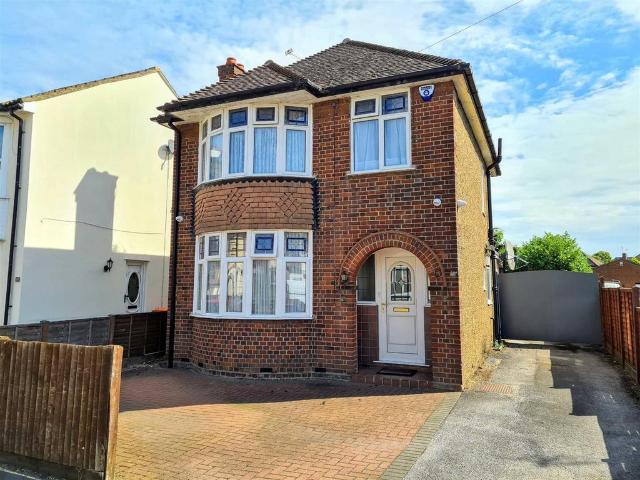 House for sale in Leighton-Linslade, Leighton Buzzard