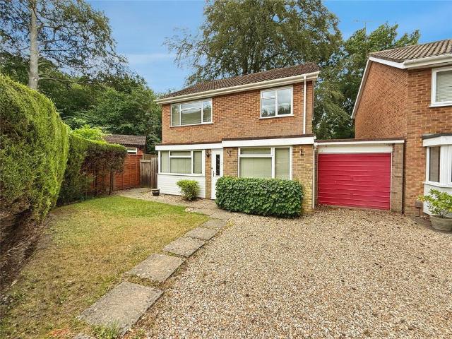 House for sale in Heol-las, Surrey