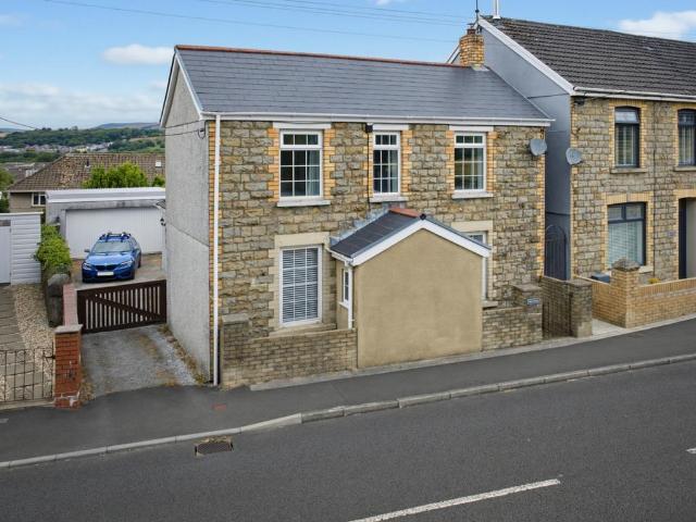 House for sale in Sarn, Wales