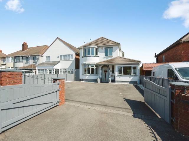 House for sale in Woodsetton, Coseley