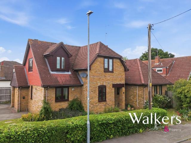 House for sale in Navestock Side, Essex