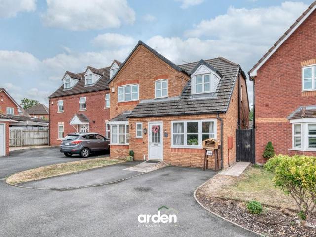 House for sale in Dodderhill, Crookhill