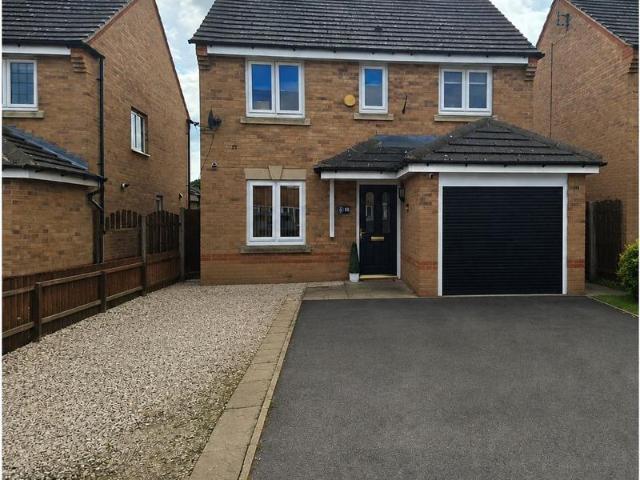House for sale in Warmfield, West Yorkshire