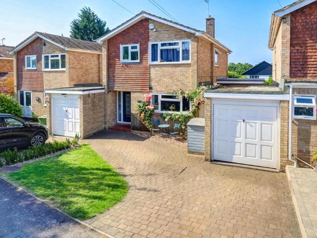 House for sale in Great Kingshill, Buckinghamshire