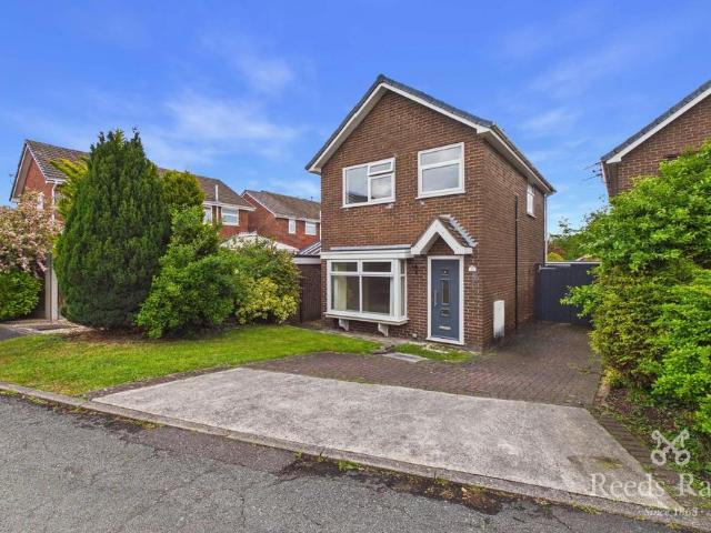 House for sale in Shell Green, Widnes