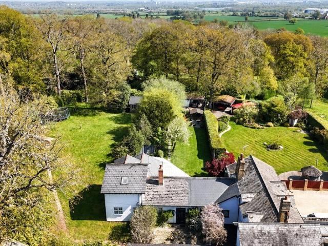 House for sale in Burghfield, West Berkshire