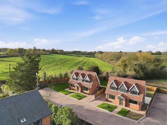 House for sale in Tyttenhanger, Five Acres