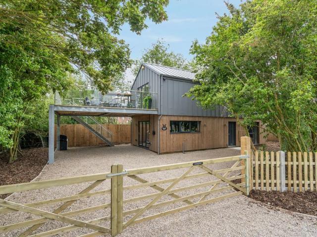 House for sale in Stokesby, Norfolk