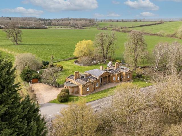 House for sale in Ashby St Ledgers, Northamptonshire