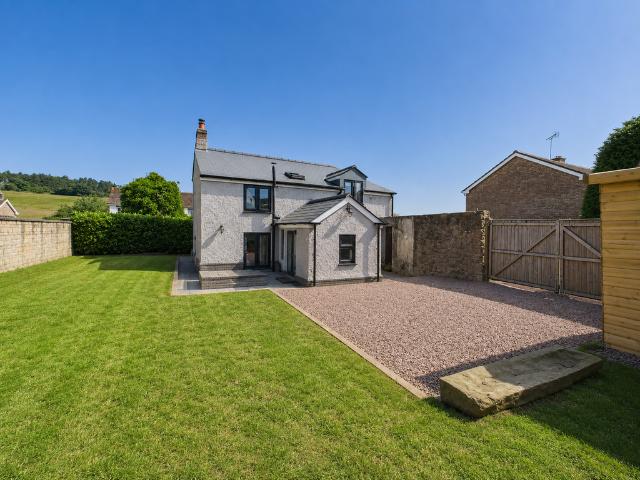House for sale in Bromsberrow Heath, Gloucestershire