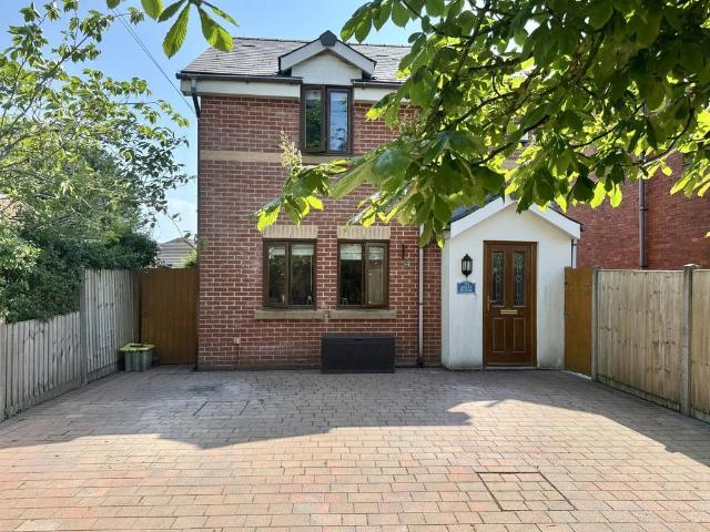 House for sale in Longton, Firbank