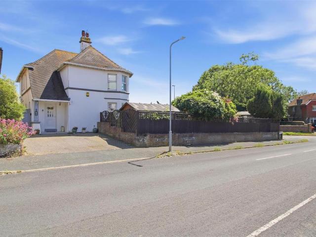 House for sale in Seaford, Iford