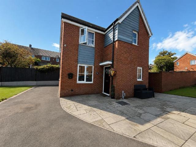 House for sale in Worsbrough, South Yorkshire