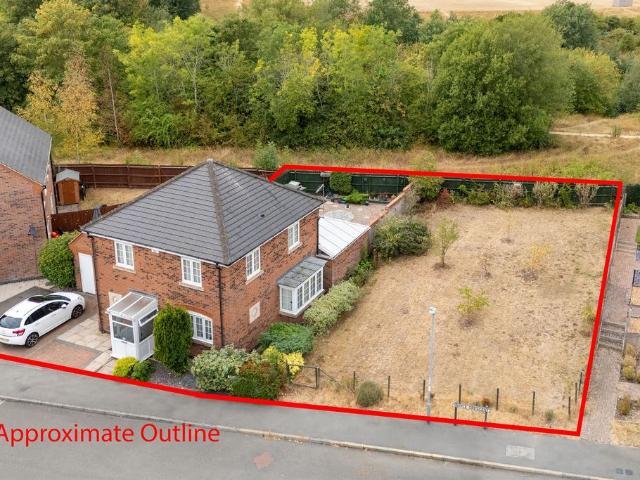 House for sale in Desborough