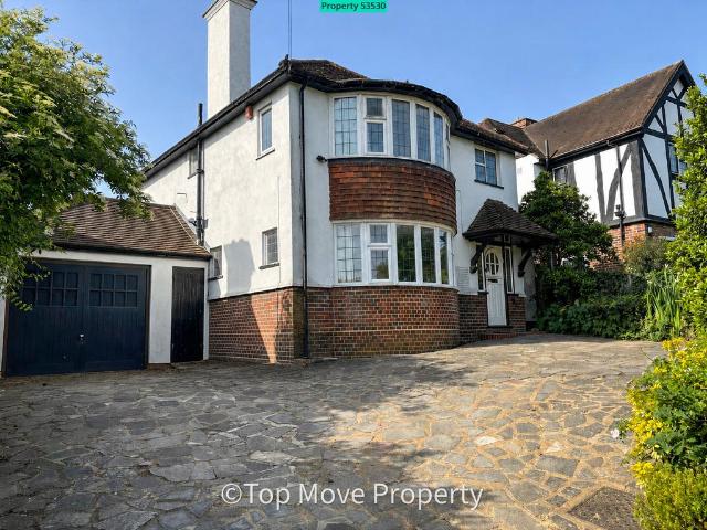 House for sale in Woodcote, Epsom