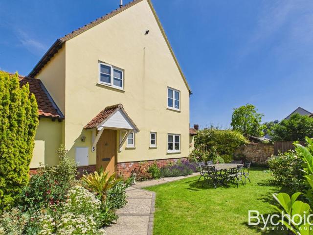 House for sale in Chelmondiston, Suffolk