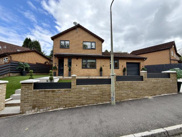 House for sale in Treharris