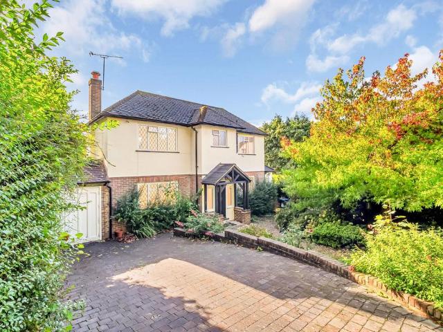 House for sale in Caterham Valley, Hillview