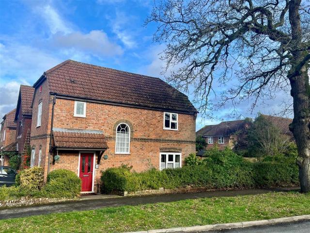 House for sale in Moulsham Green, Hart