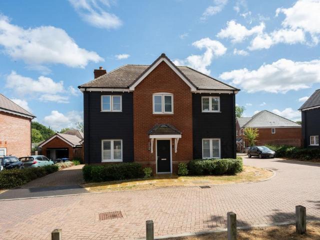 House for sale in Perryfields, West Sussex