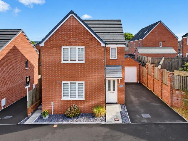House for sale in Llanharan, Brynna