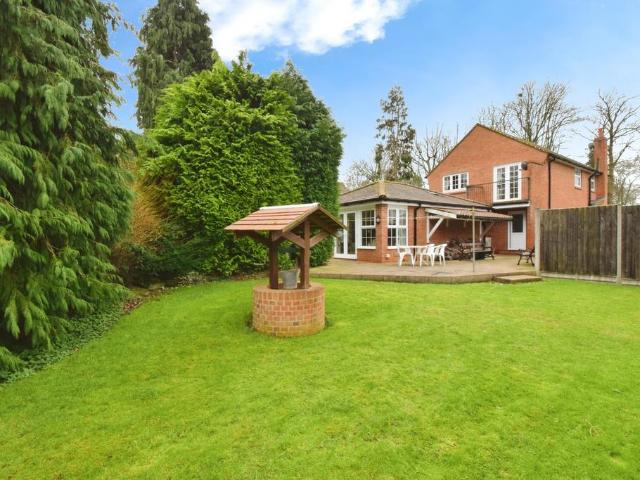 House for sale in Oadby, Leicestershire