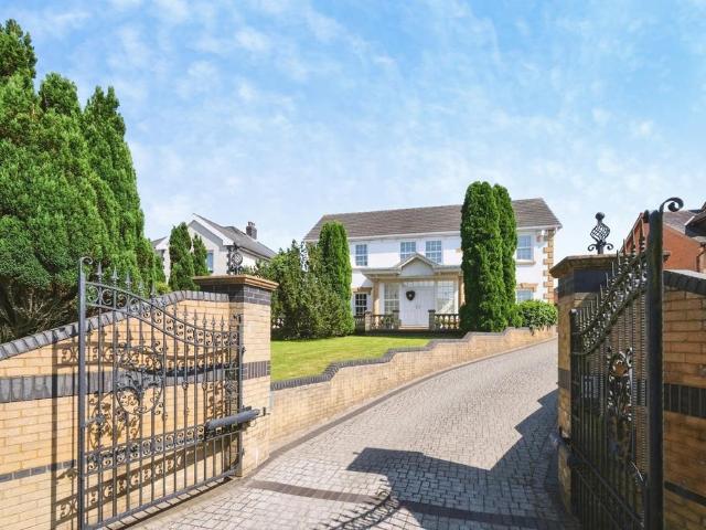 House for sale in Llannon, Tumble