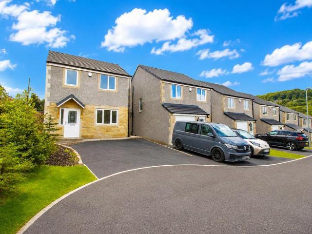 House for sale in Knowle Fold, Darwen