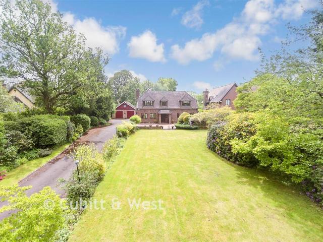 House for sale in Holtye, Cross In Hand