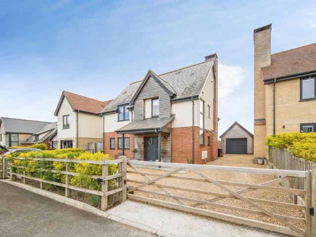 House for sale in Chelmondiston, Suffolk