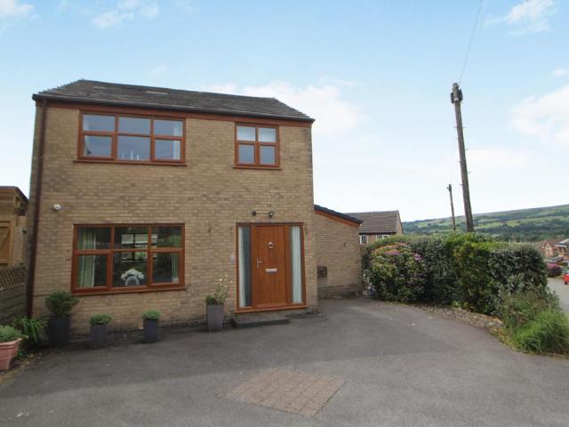 House for sale in Charlesworth, East Midlands