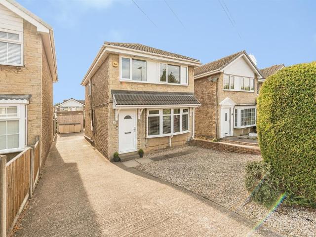 House for sale in Wrenthorpe, West Yorkshire