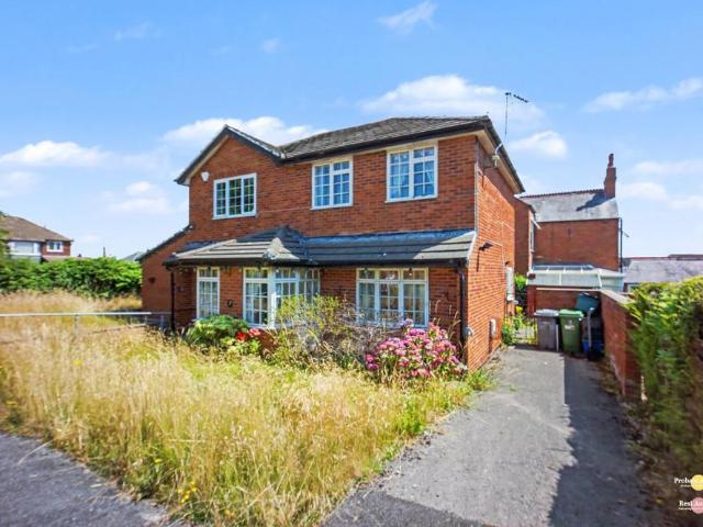 House for sale in Johnstown, Wales