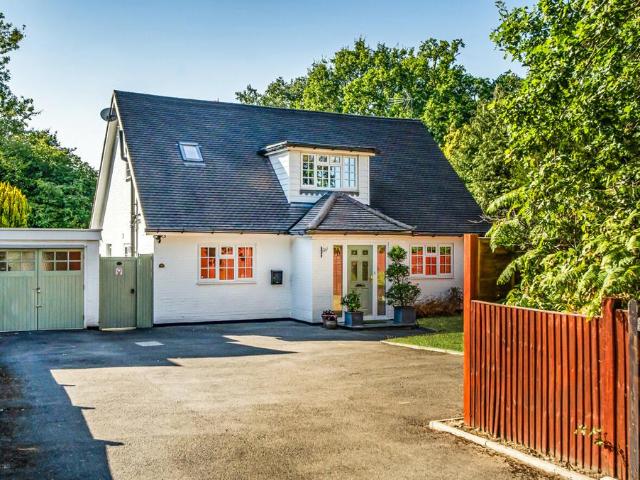 House for sale in Finchampstead
