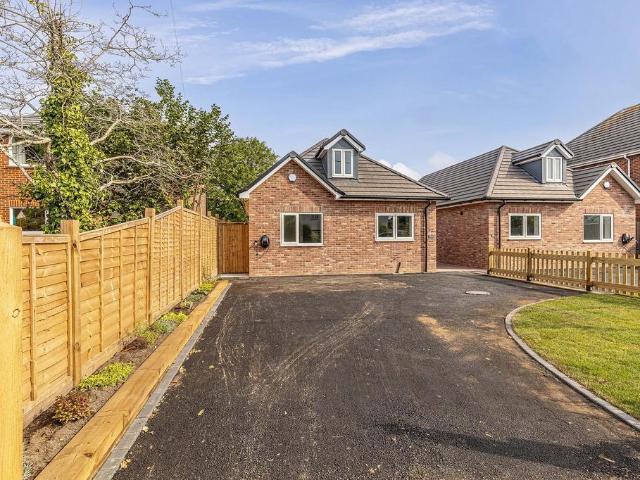 House for sale in Old Milton, Ashurst Bridge