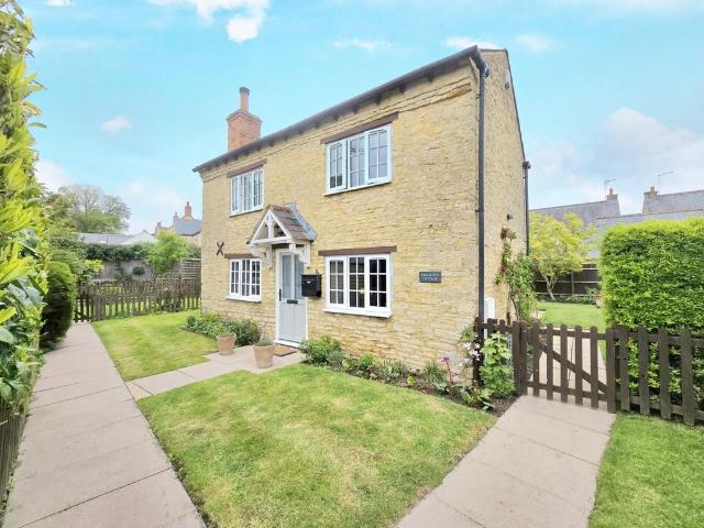 House for sale in Northamptonshire