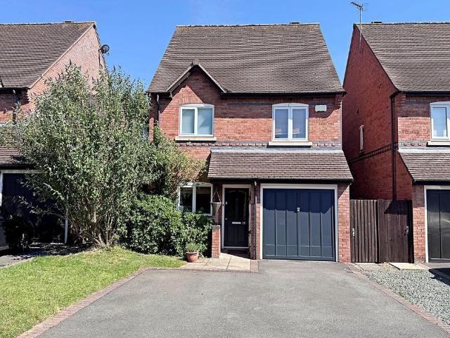 House for sale in Green Close, Warwickshire