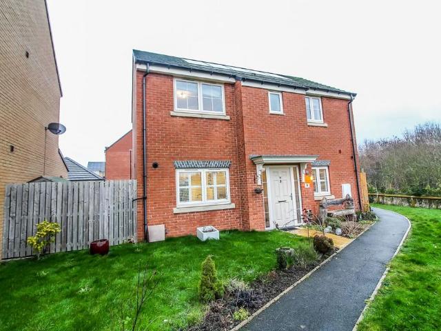 House for sale in Burnside, Fence Houses