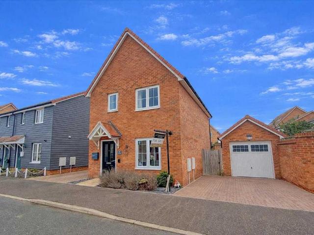 House for sale in Frinton and Walton, Dale Hill